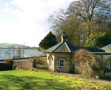 Inchrye Lodge, Lindores Loch