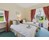 Twin bedroom